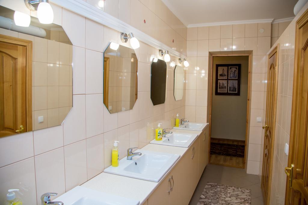 Lions Heart Hostel Lviv Exterior photo